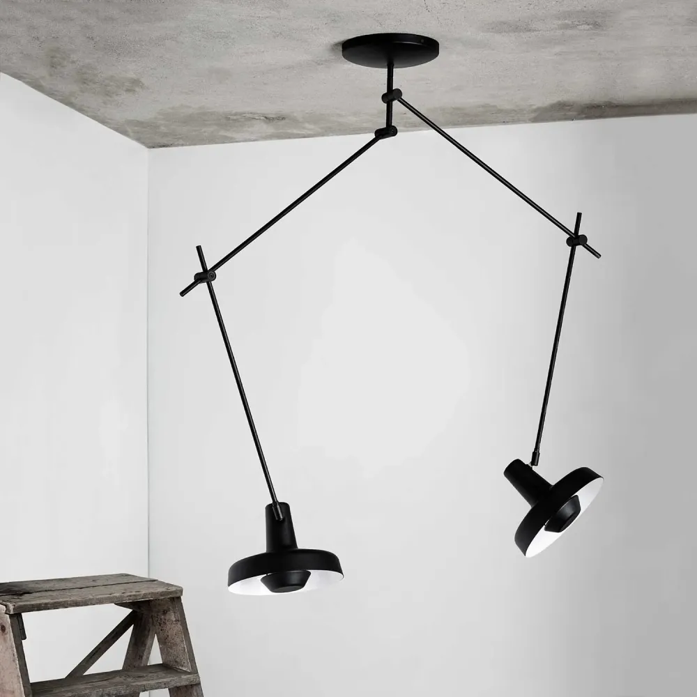 Arigato 2 Strukket loftlampe fra Grupa Products Hvid