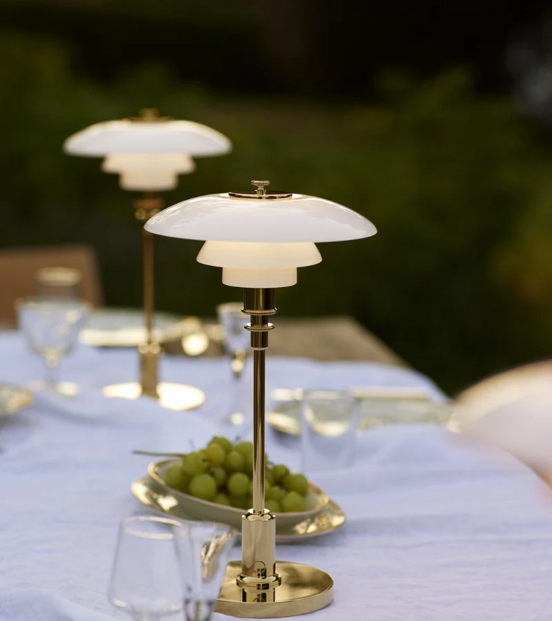 Louis Poulsen PH 2/1 carry-along bordlampe