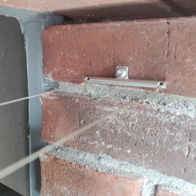Panelmontering Wireholder til 2 wire