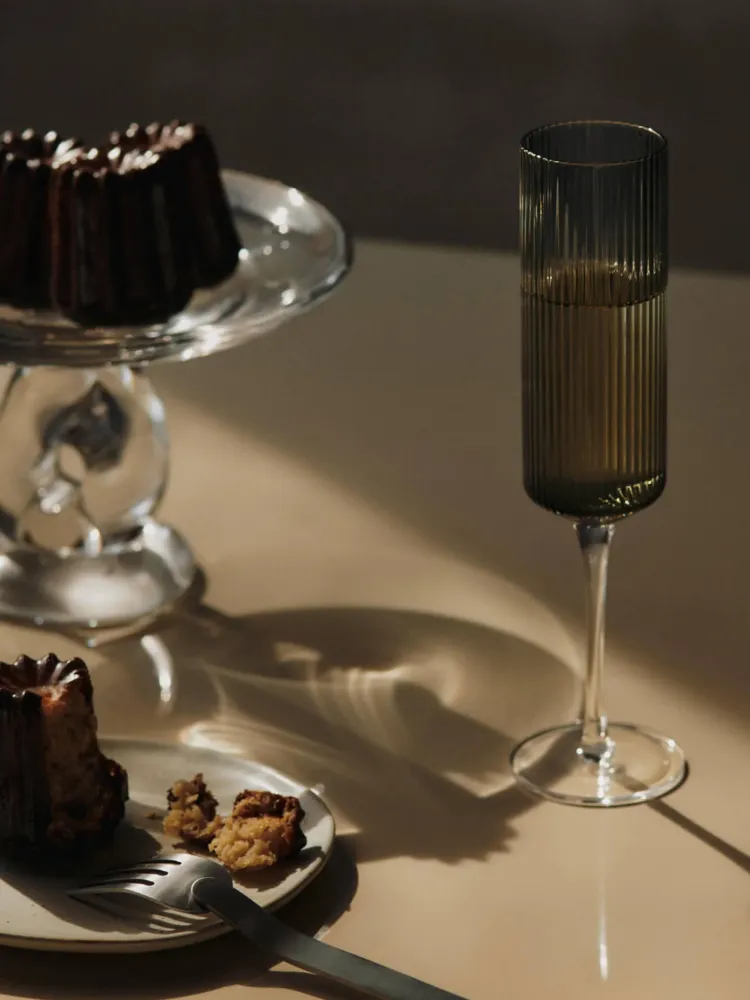 Ripple Champagne Flutes - Place 2 - Smoked Grey