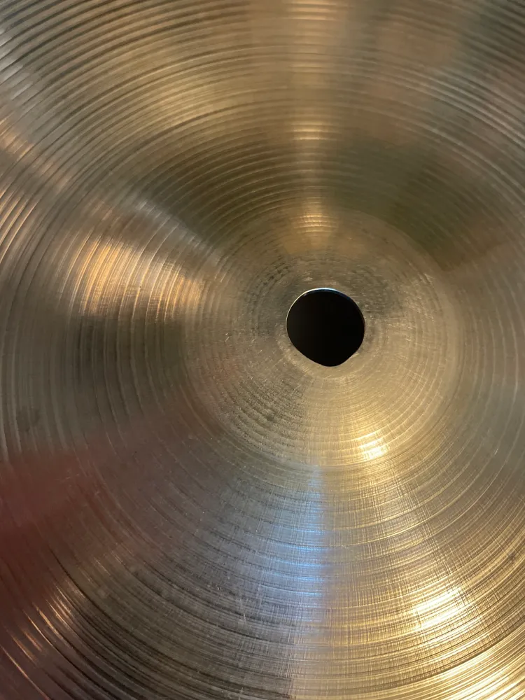 18" Zildjian Avedis Ride (2)