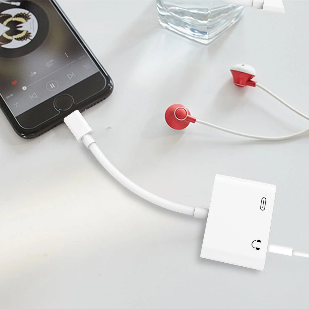 NÖRDIC Lightning adapter til 1x Apple charging og 1xljud 3,5 mm hvid 10cm kabel