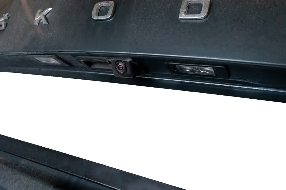 Eftermonteringssæt originalt bakkamera Skoda Octavia NX