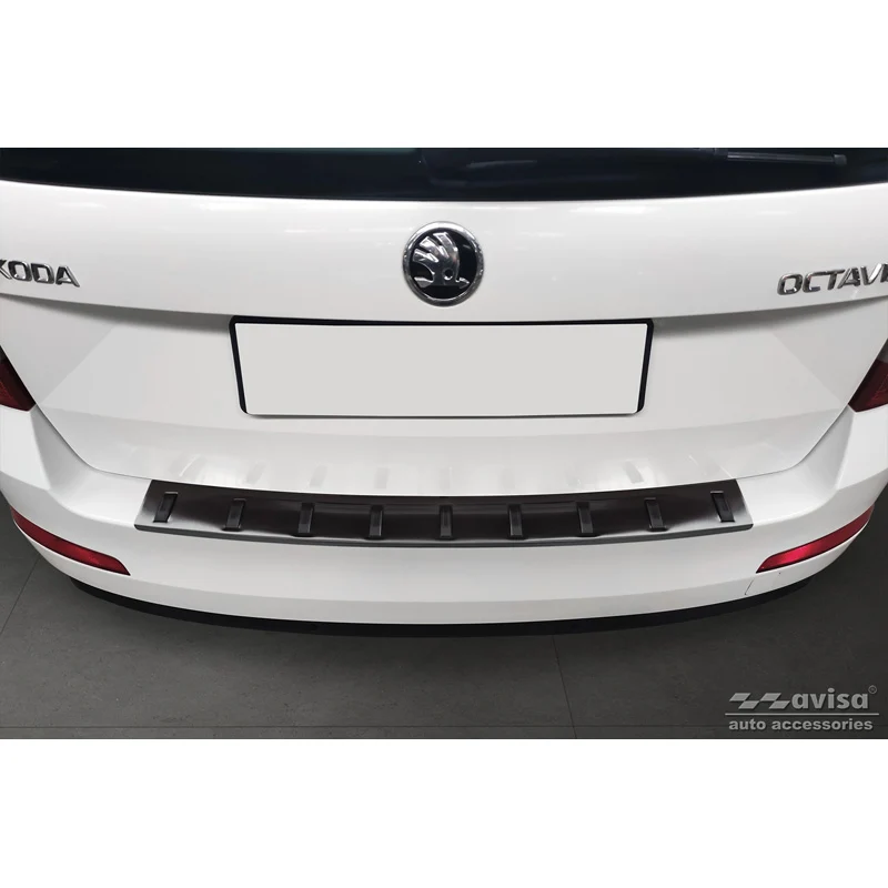 Avisa, Bagkofangerbeskytter, Sort, Rustfritstål, passer til Skoda Octavia III 2013-2017 'STRONG EDITION'