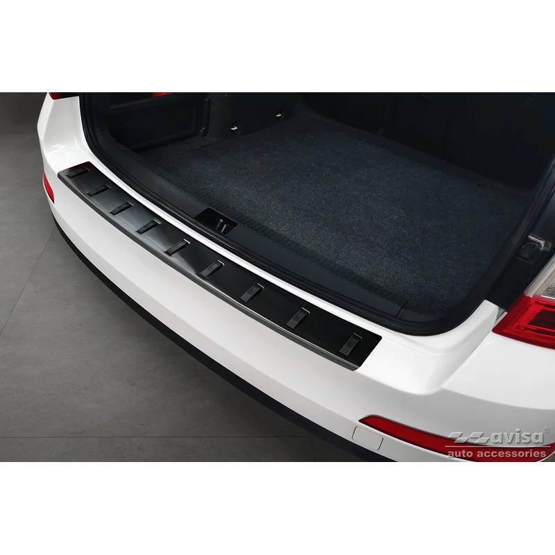 Avisa, Bagkofangerbeskytter, Sort, Rustfritstål, passer til Skoda Octavia III 2013-2017 'STRONG EDITION'