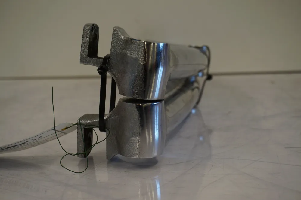 Bageste skærmstag Suzuki