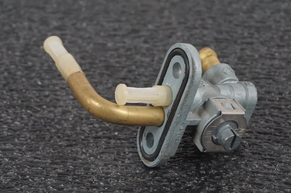 Benzintanktilslutning Suzuki