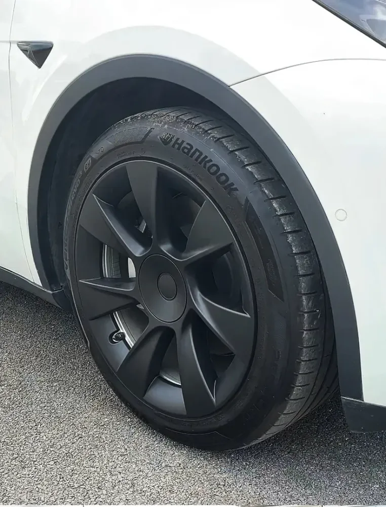 TESLA Y 19" FULD DÆKNING SPORT NAVKAPSLER - MATSORT