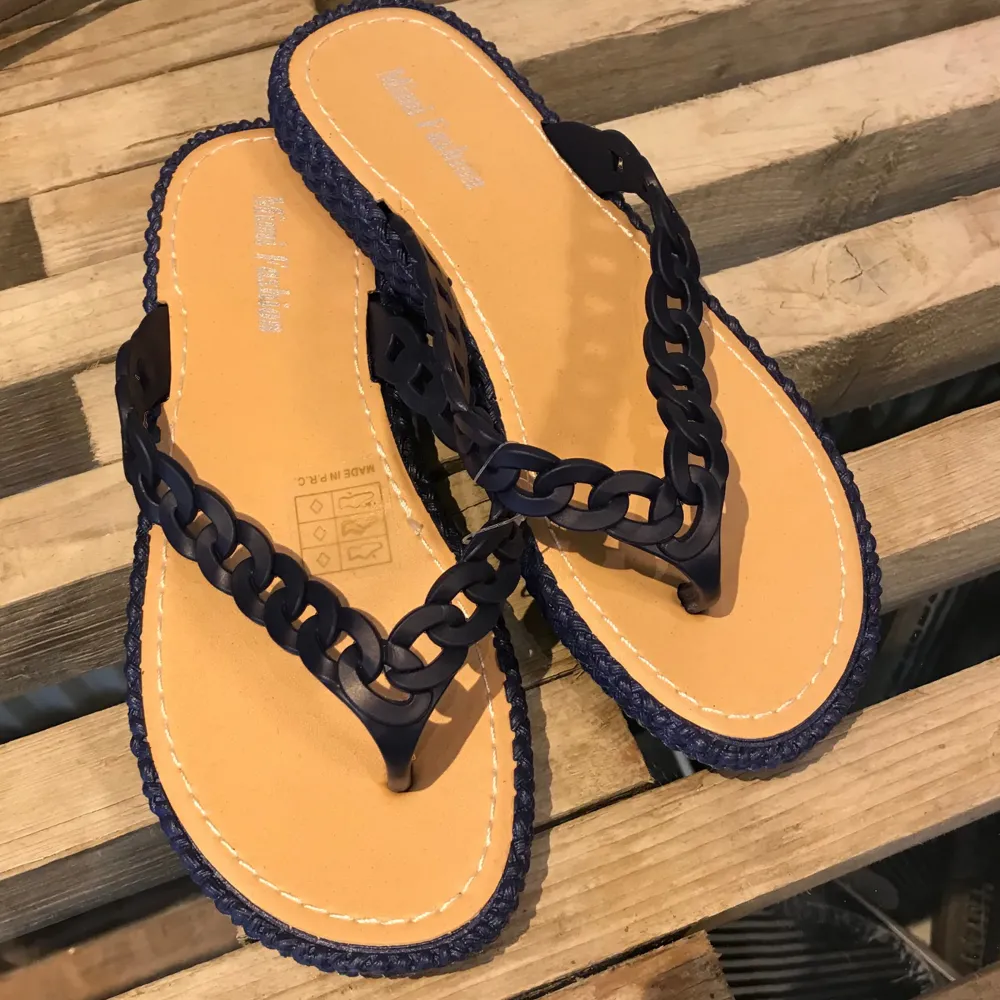 Flip flops · Marine White | Black 36