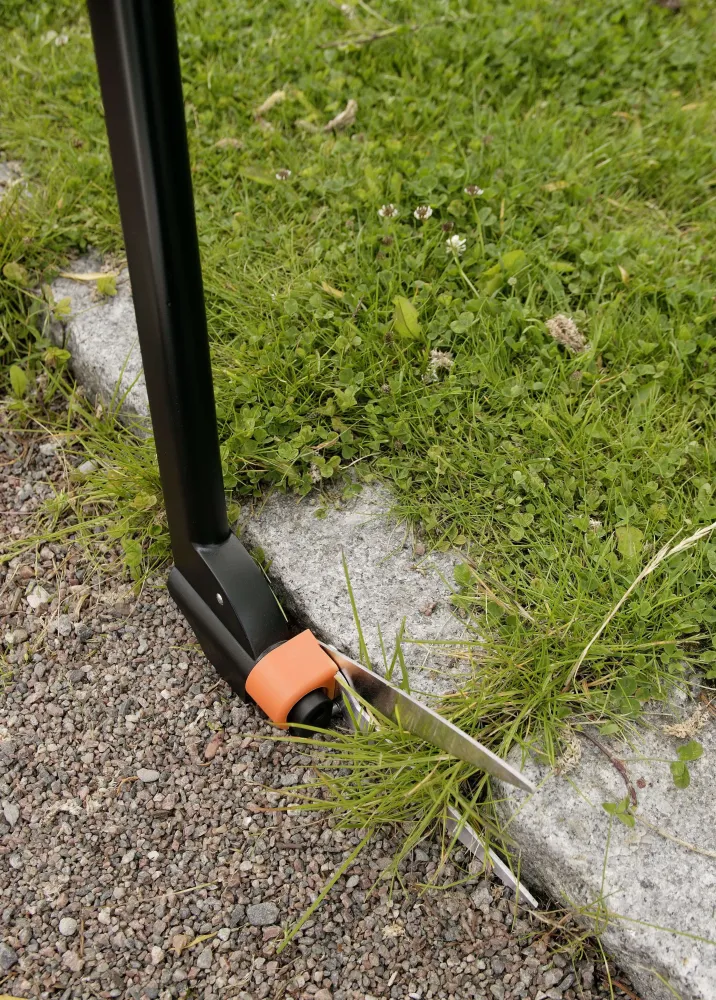Fiskars servo græssaks med langt skaft 360º | GS46