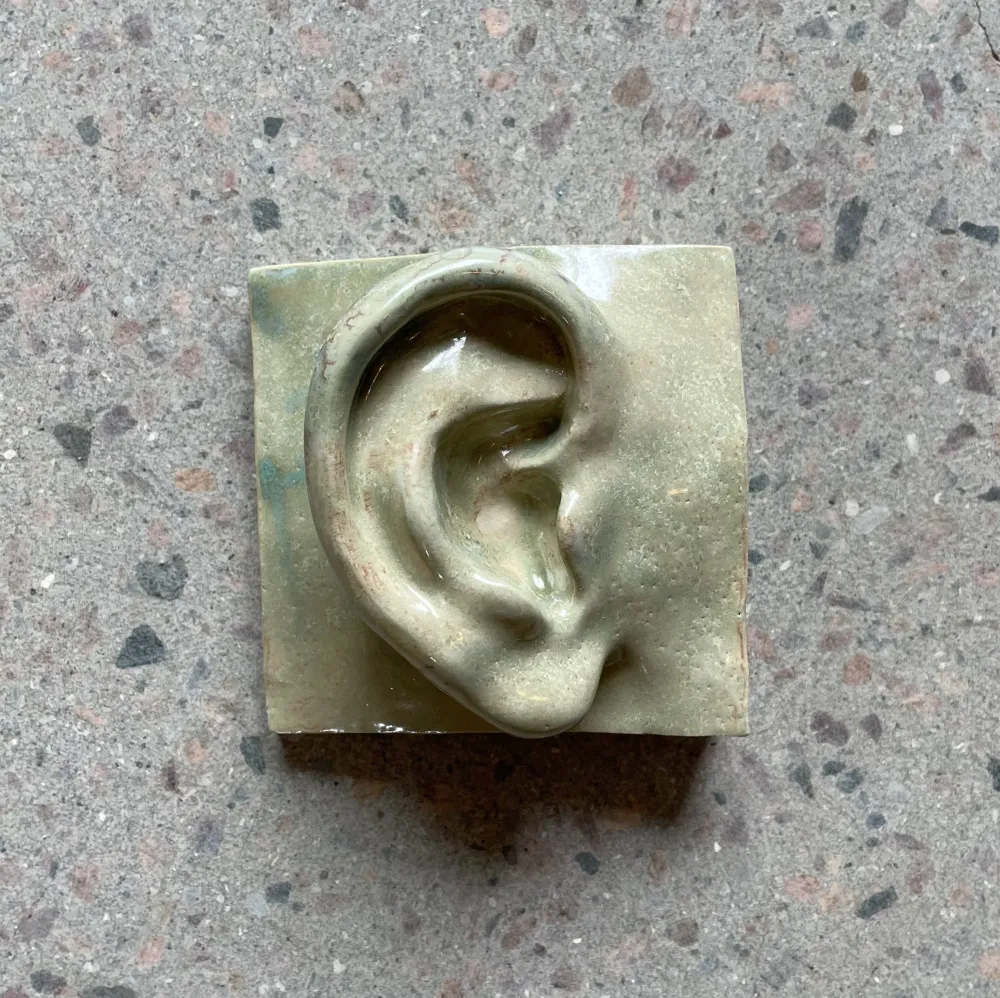 Vægrelief til ophæng - Square Ear - Vægkunst - Crystal Oliven
