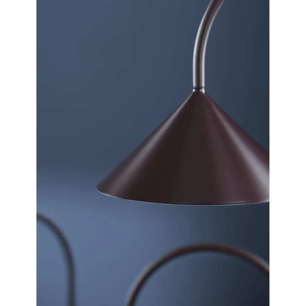 GRASP BORDLAMPE H72 MAT RØD TRAVEL-FRIENDLY - Frandsen
