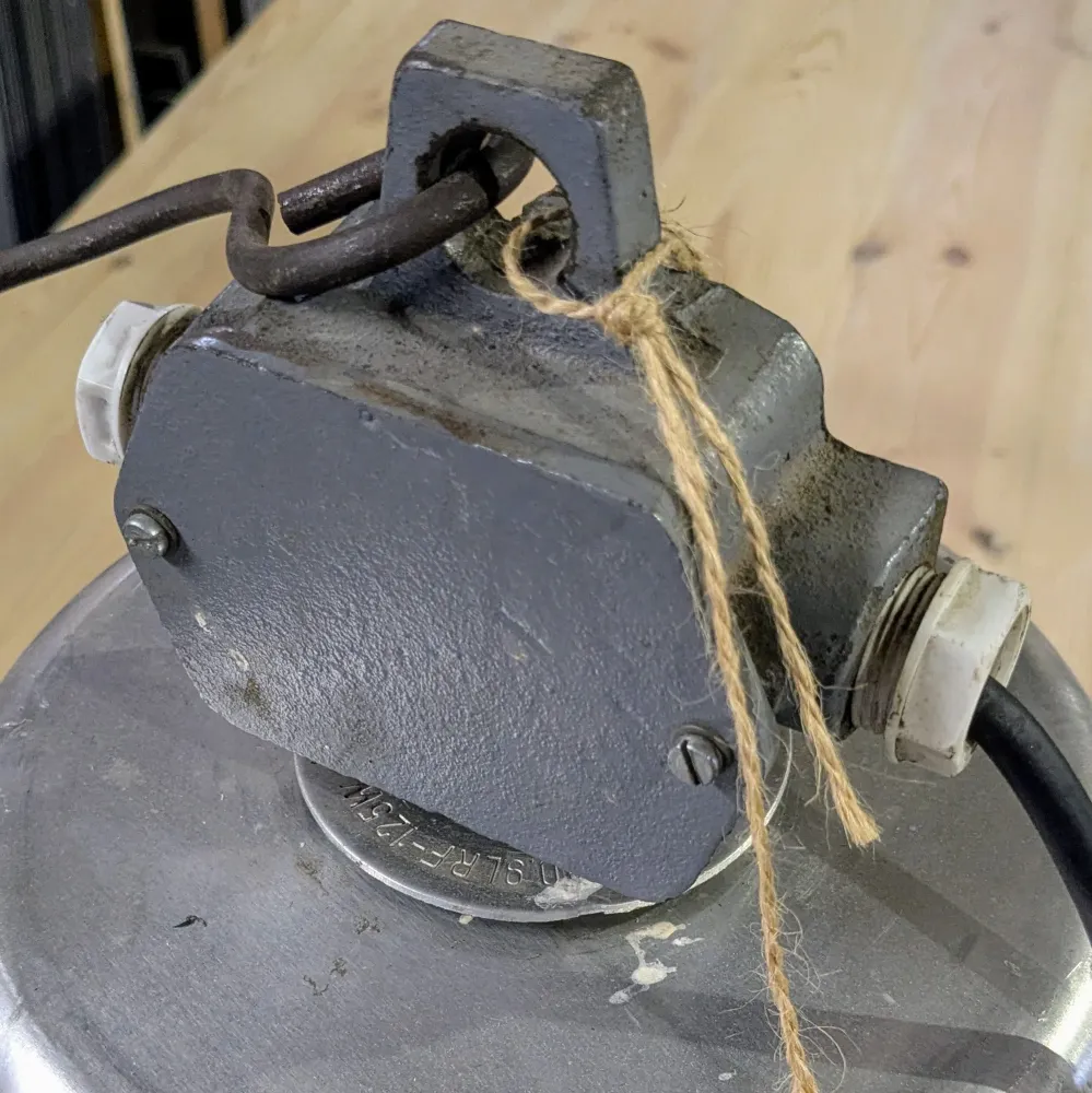Industri loftlampe fra Østtyskland model 2