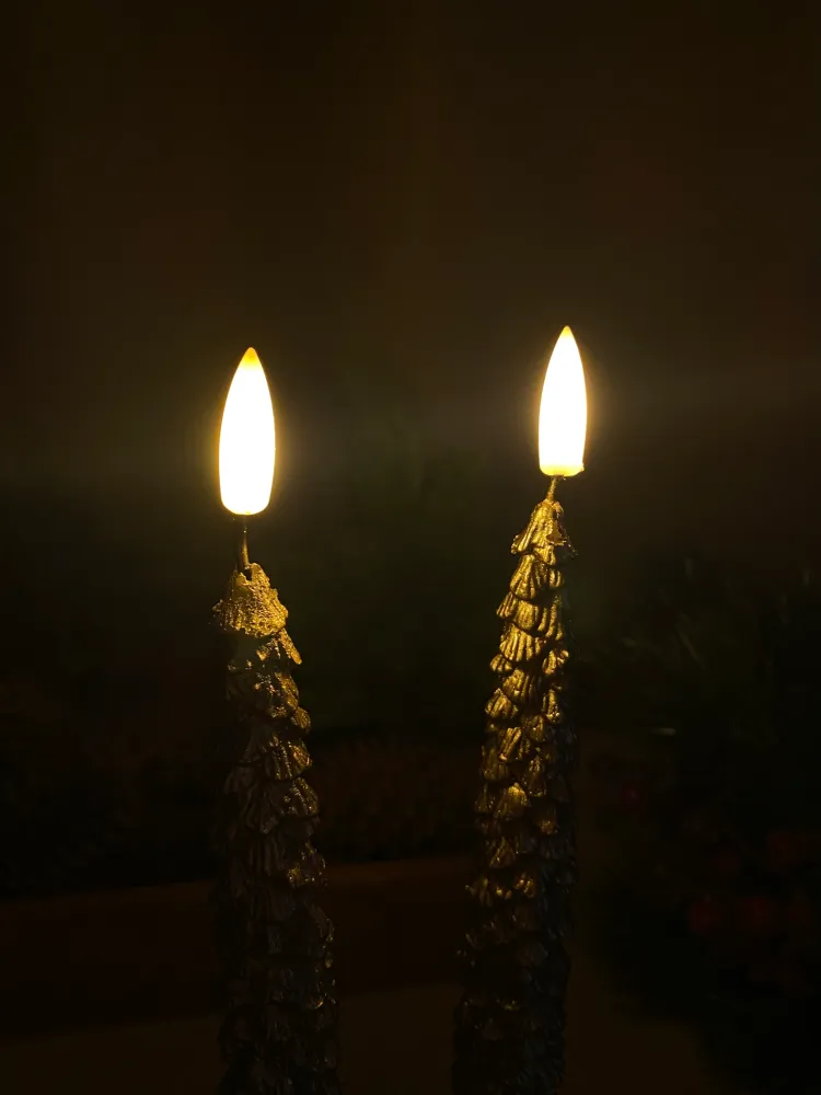 LED stagelys - juletræ i guld 2 stk. 25 cm med fjernbetjening