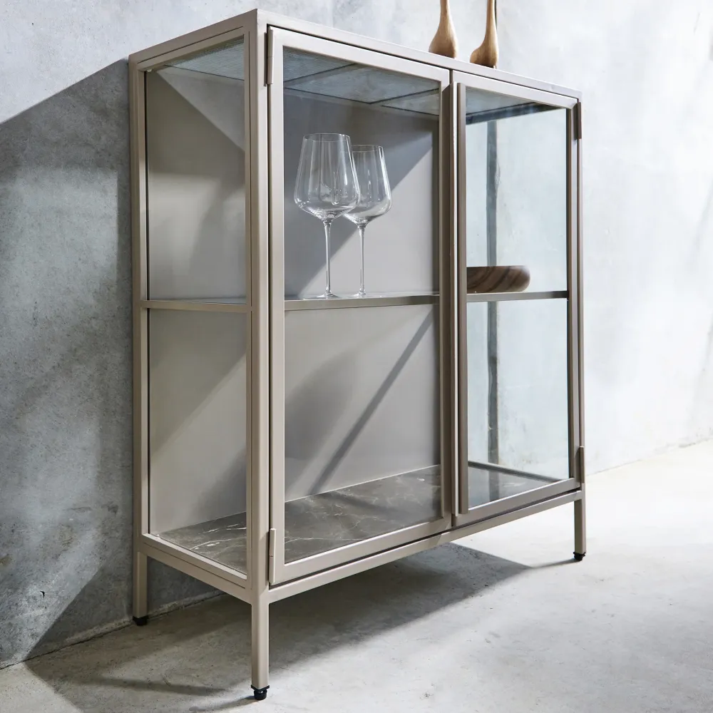 Mason II vitrineskab - lysebrun alloy Brun
