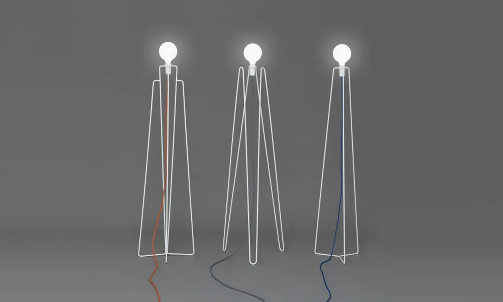 Model M2 gulvlampe fra Grupa Products Hvid
