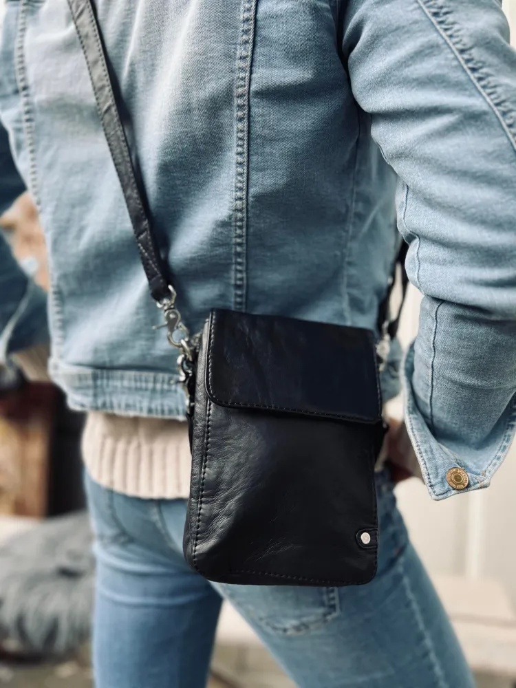 Oversize mobiltaske - BLACK SHEEP - 2 remme medfølger