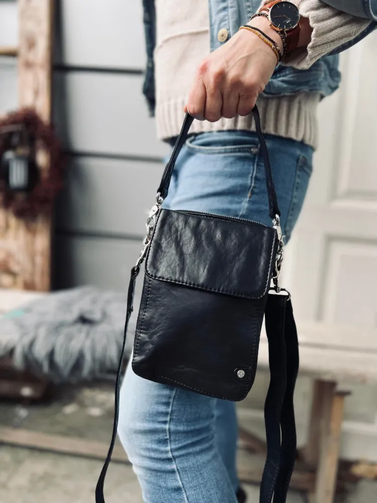 Oversize mobiltaske - BLACK SHEEP - 2 remme medfølger
