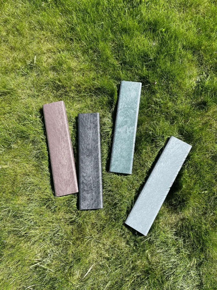 Plastplanke med 2 afrundet kanter - Brun