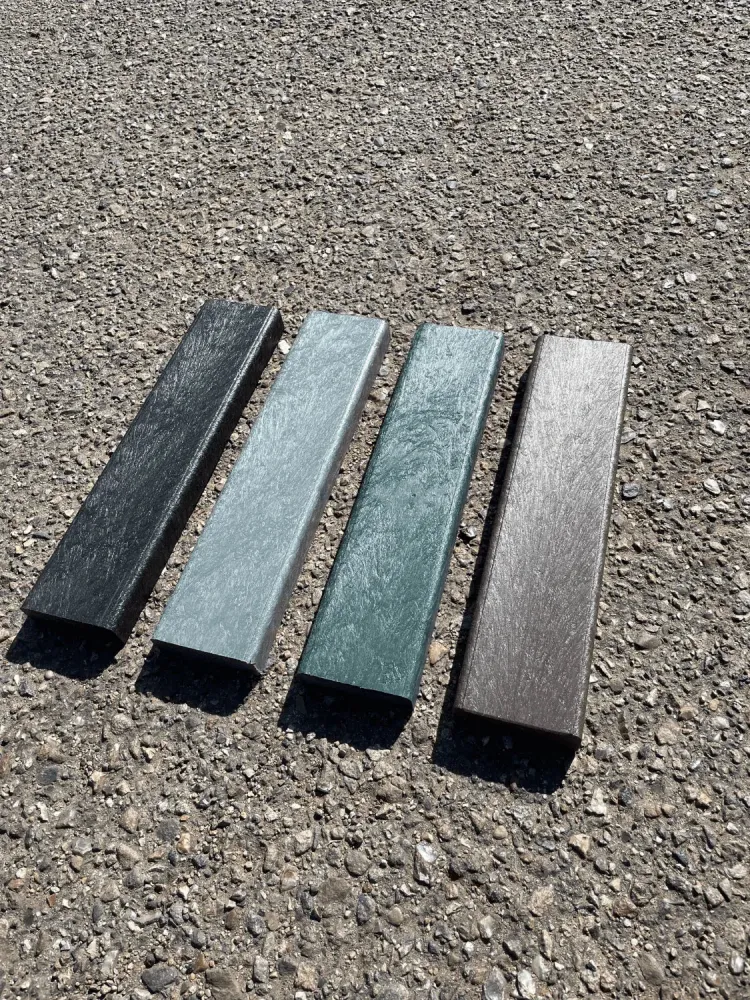 Plastplanke med 2 afrundet kanter - Brun