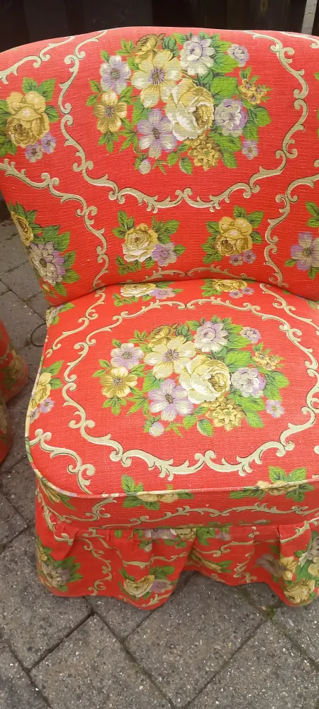 2 stk lænestole, rød med blomster