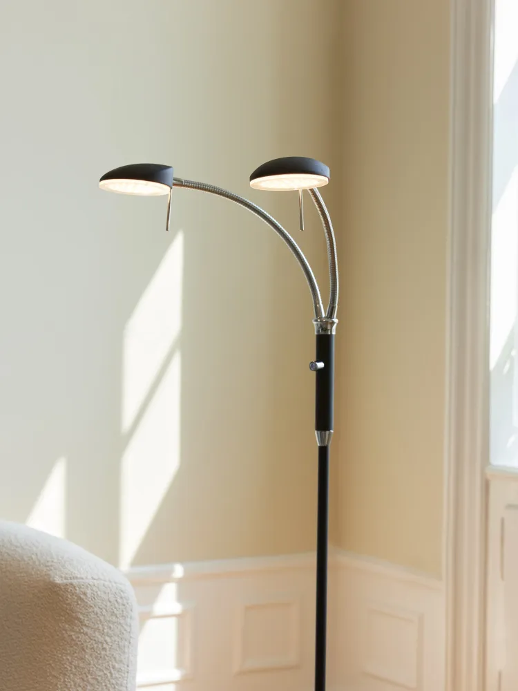 Vegas Gulvlampe LED Midnight 2 arme - Halo Design